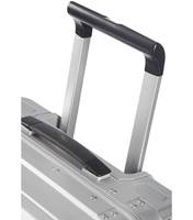 Double tube wheel handle allows you to stabilise bags on top of the suitcase