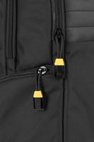 Contrasting colour on the zip pull tag gives this bag added appeal