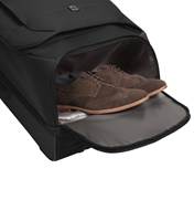 Expandable shoe pocket with easy-to-clean lining (for shoes or wet items)