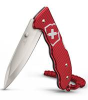 The perfect folding knife for everyday adventures, featuring a removable thumb stud