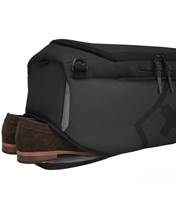 Fully integrated expandable shoe compartment