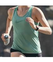 Designed for the minimalist runner, the SkyFlask Speed is lightweight and easy to hold with an adjustable hand strap for a more precise fit